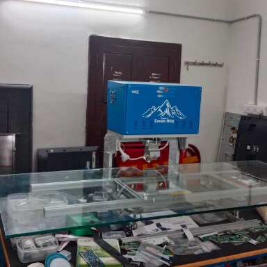 E-DIO Television Service LAB-ல் உள்ள அல்ட்ரா-ஃபைன் டிஸ்ப்ளே பாண்டிங் இயந்திரம் — கரூர் மாவட்டத்தில் ஒரே ஒன்று