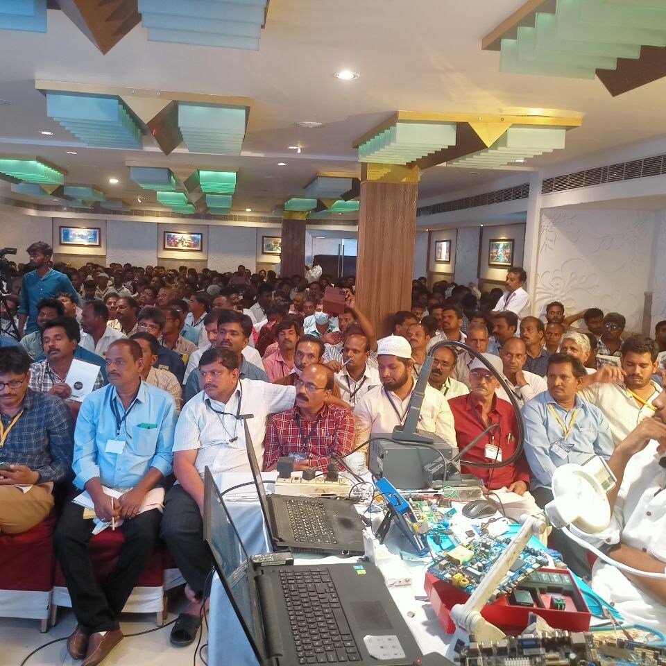 E-DIO Television Service LAB நடத்திய எல்.இ.டி டிவி பழுதுநீக்கப் பயிற்சி வகுப்பில் நூற்றுக்கணக்கான தொழில்நுட்பக் கலைஞர்கள் நிறைந்த அரங்கம்